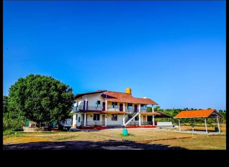 WhatsApp Image 2025-11-05 at 9.59.46 PM